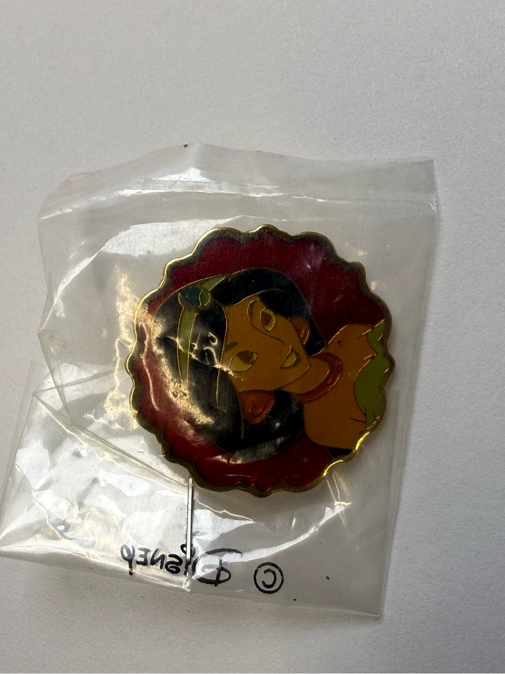 DISNEY Store Princess Jasmine Trading Pin red gold scallop edge 1993 Aladdin